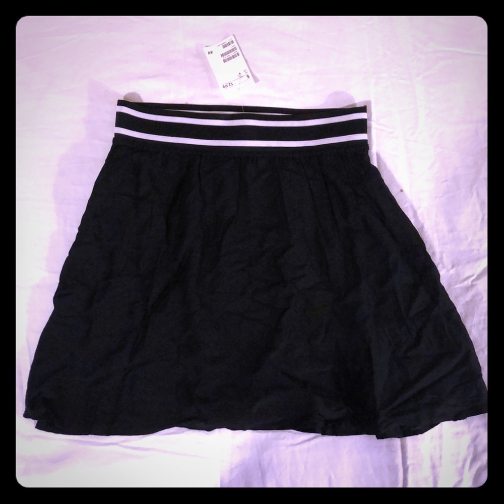 NEW W/TAGS Black Mini-Skirt w/ B&W Waistband